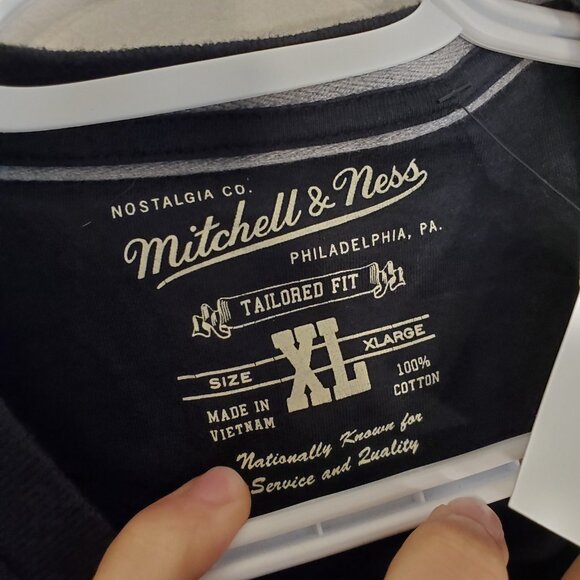 October's Very Own Toronto Raptors Mitchell and Ness shirt black size XL - Picture 7 of 9